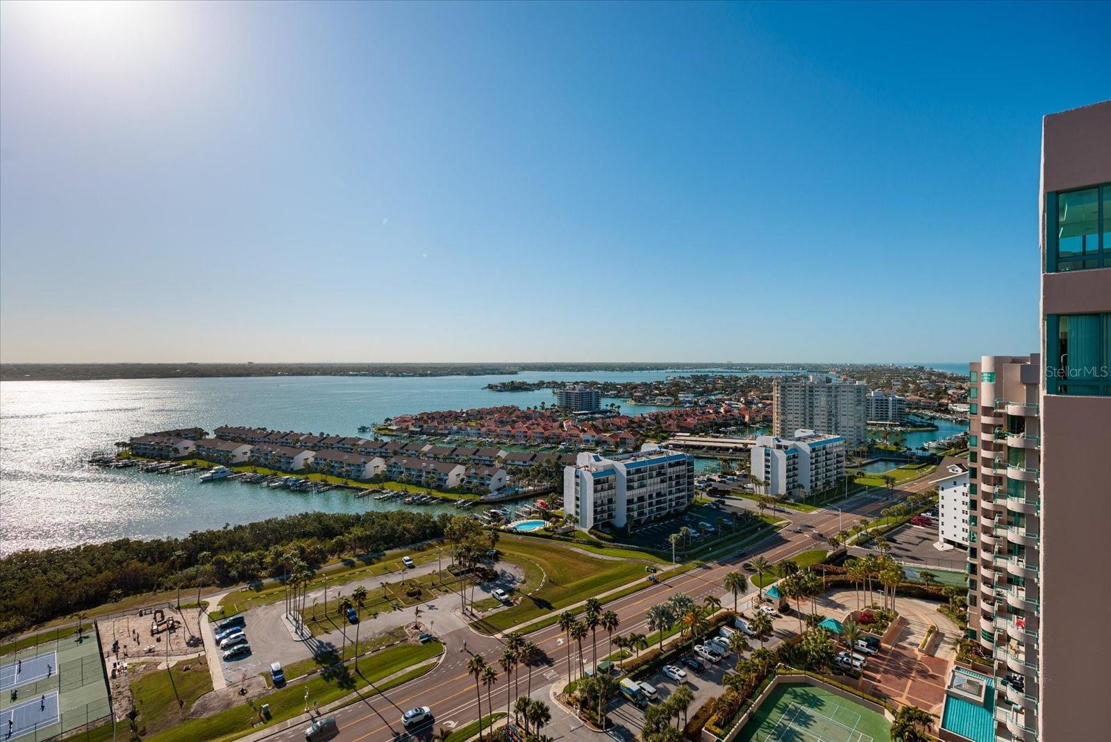 Image 30 of 70 For 1540 Gulf Boulevard 2205