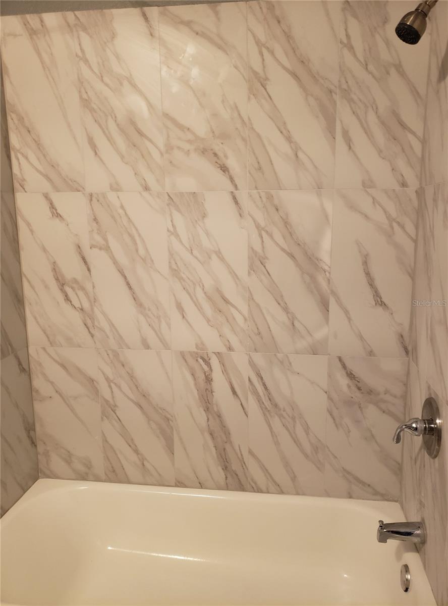 Image 18 of 32 For 22630 Gage Loop 10