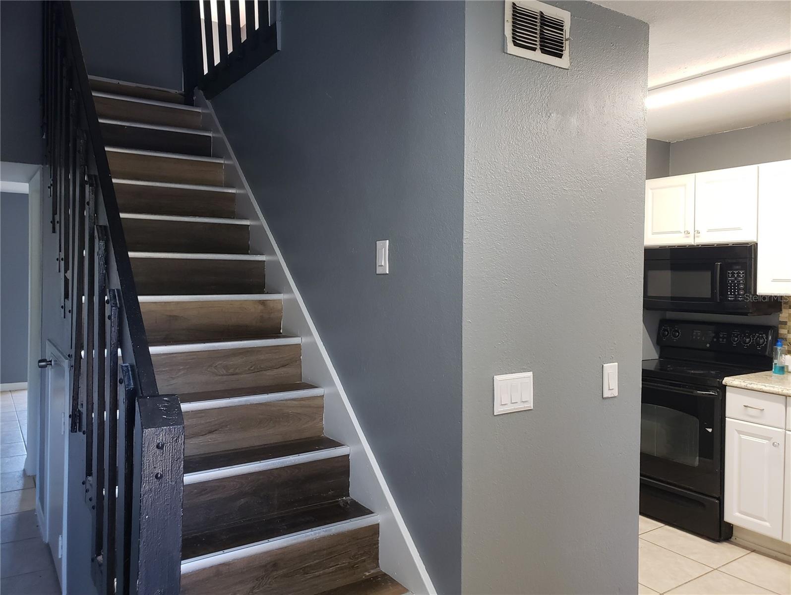 Image 3 of 32 For 22630 Gage Loop 10