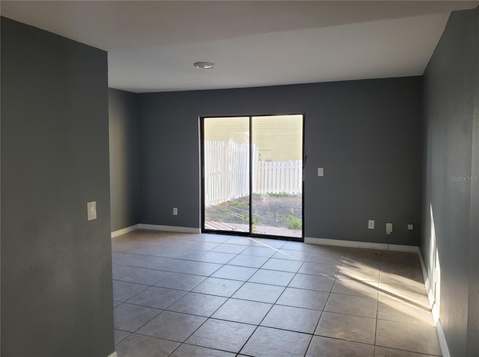 Image 6 of 32 For 22630 Gage Loop 10