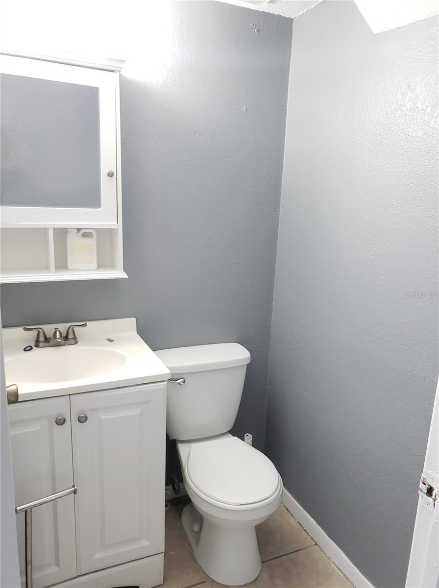 Image 9 of 32 For 22630 Gage Loop 10