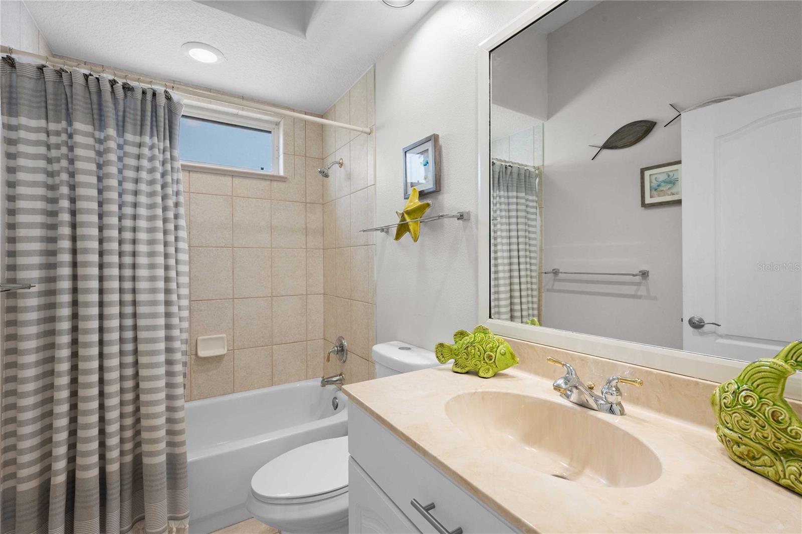 Image 21 of 43 For 7533 Hatteras Drive