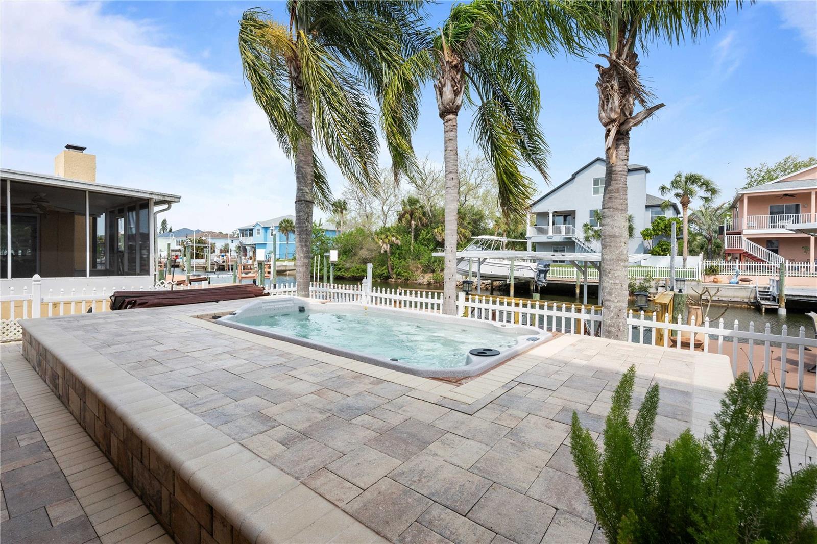 Image 25 of 43 For 7533 Hatteras Drive