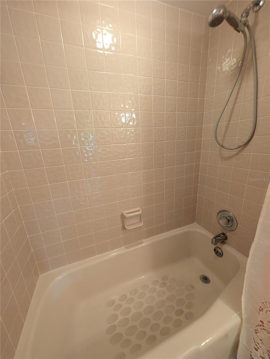 Image 16 of 35 For 1601 43rd Street N 129