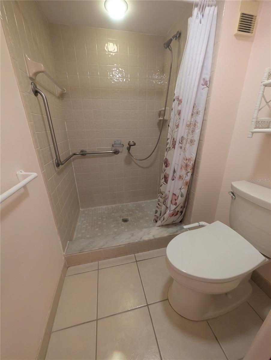 Image 22 of 35 For 1601 43rd Street N 129