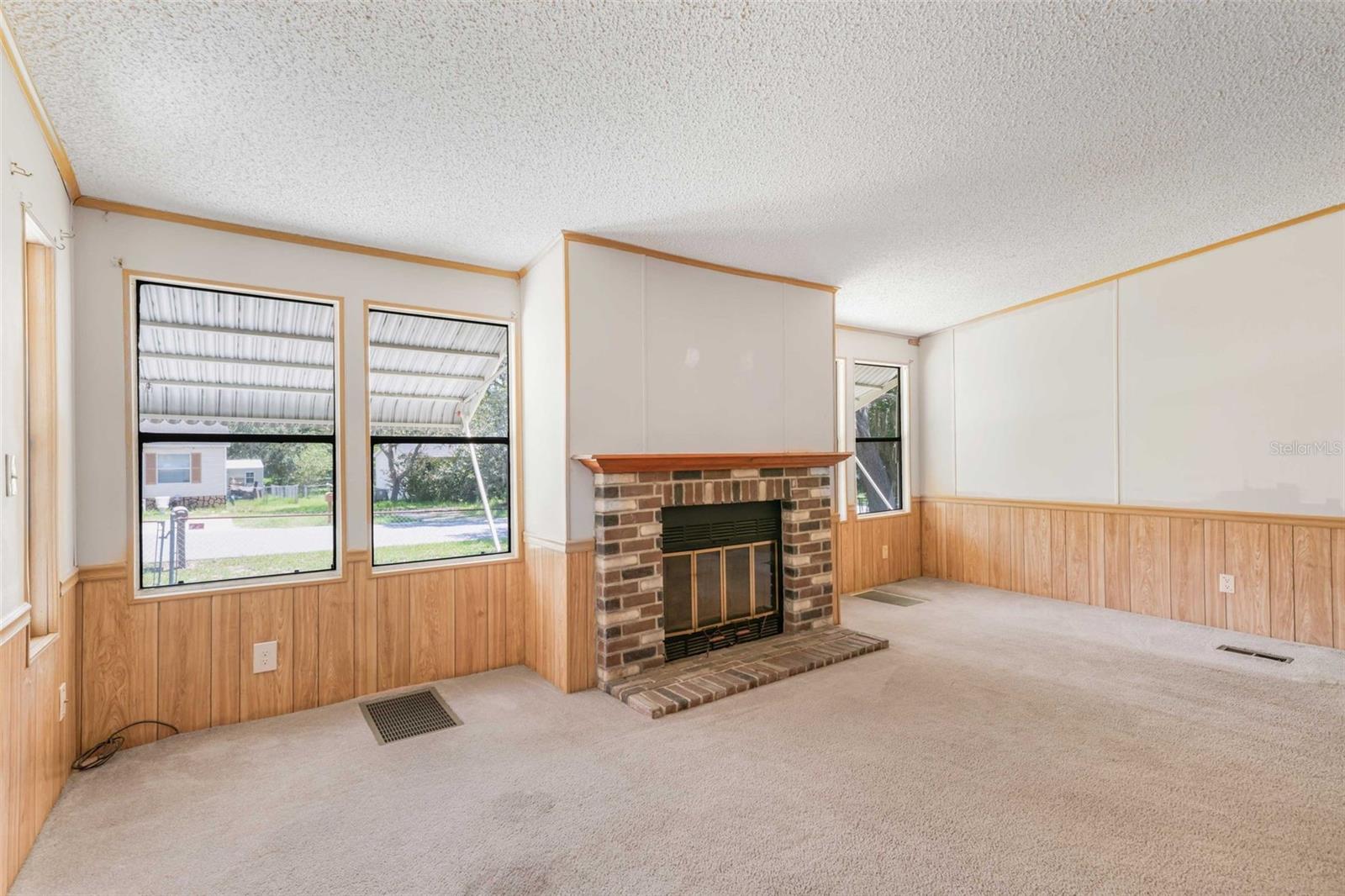 Image 11 of 53 For 270 Honey Bear Way