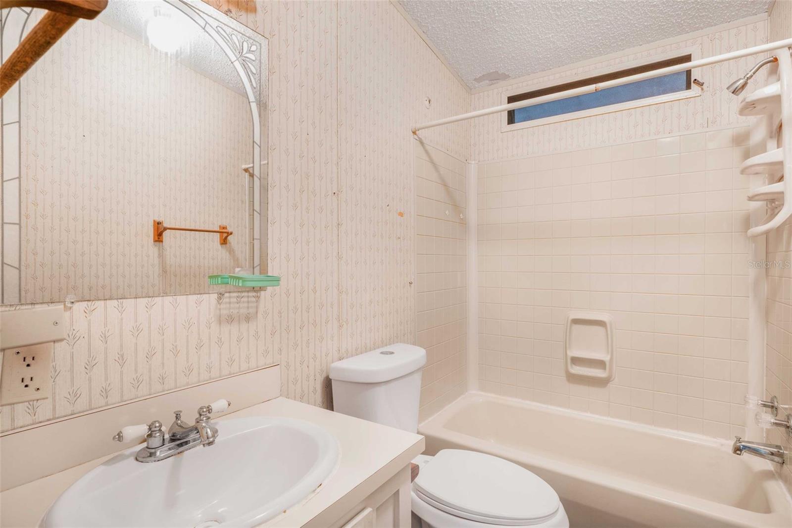 Image 16 of 53 For 270 Honey Bear Way