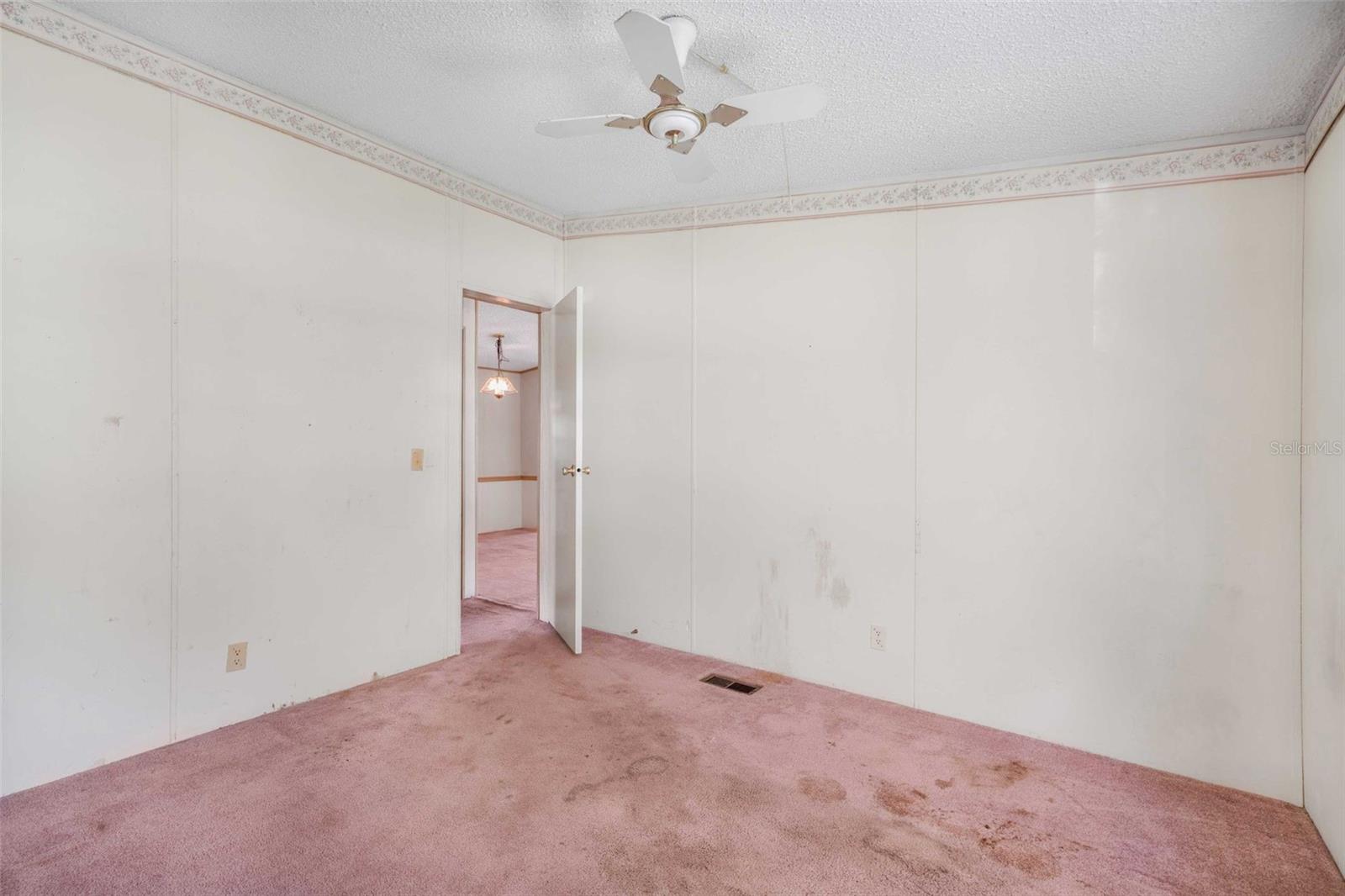 Image 17 of 53 For 270 Honey Bear Way