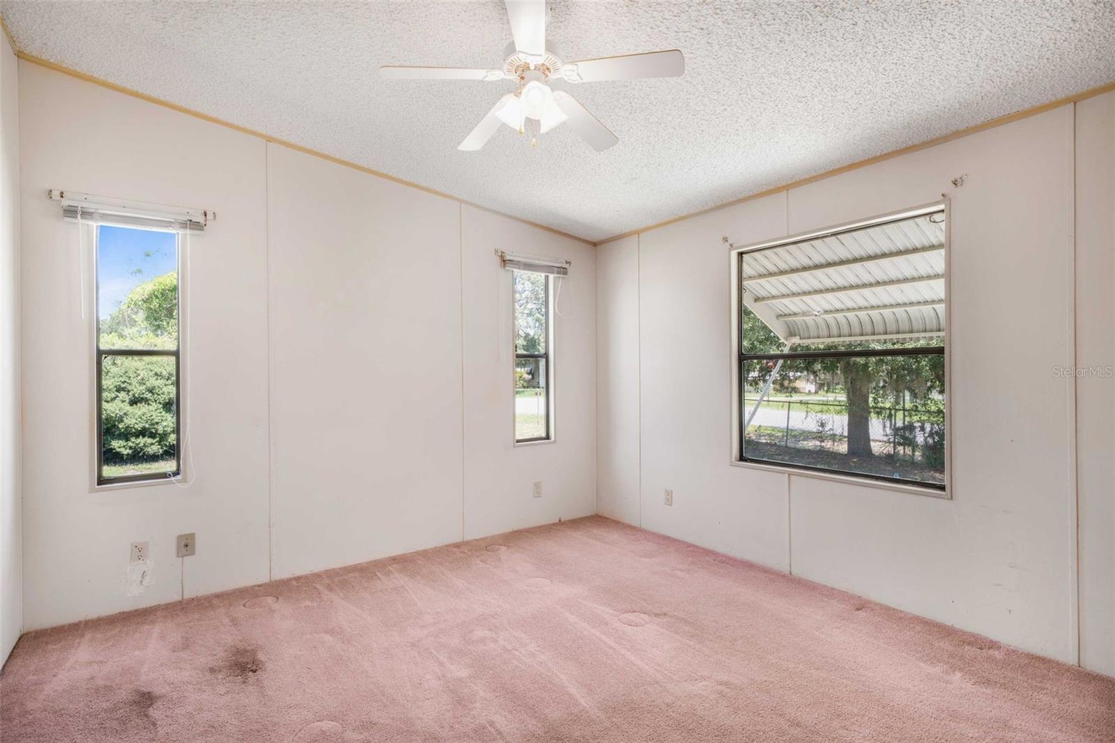 Image 19 of 53 For 270 Honey Bear Way