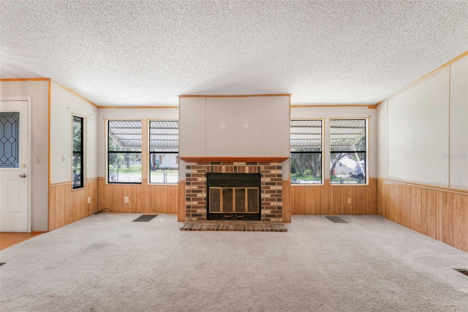 Image 2 of 53 For 270 Honey Bear Way