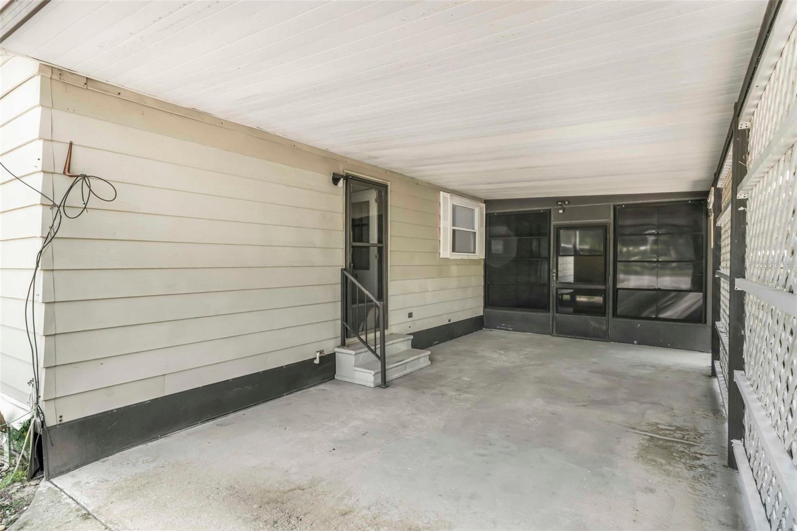 Image 23 of 53 For 270 Honey Bear Way