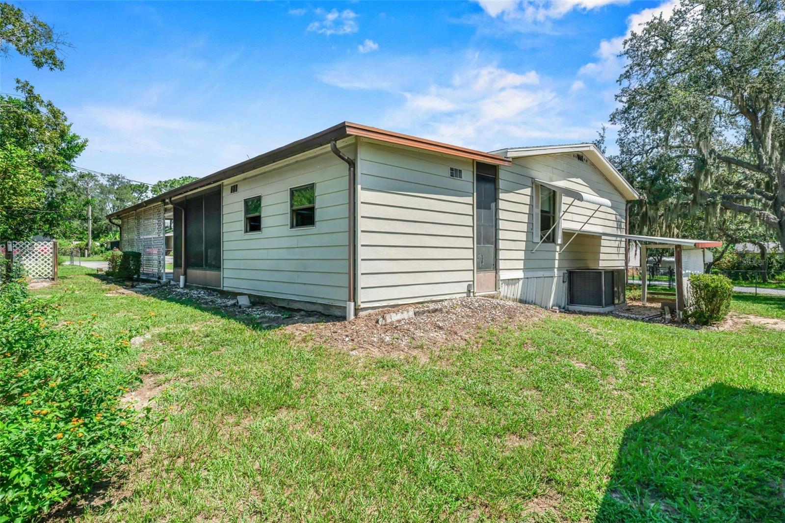 Image 27 of 53 For 270 Honey Bear Way