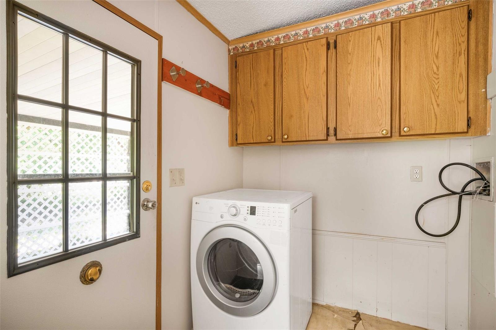 Image 9 of 53 For 270 Honey Bear Way