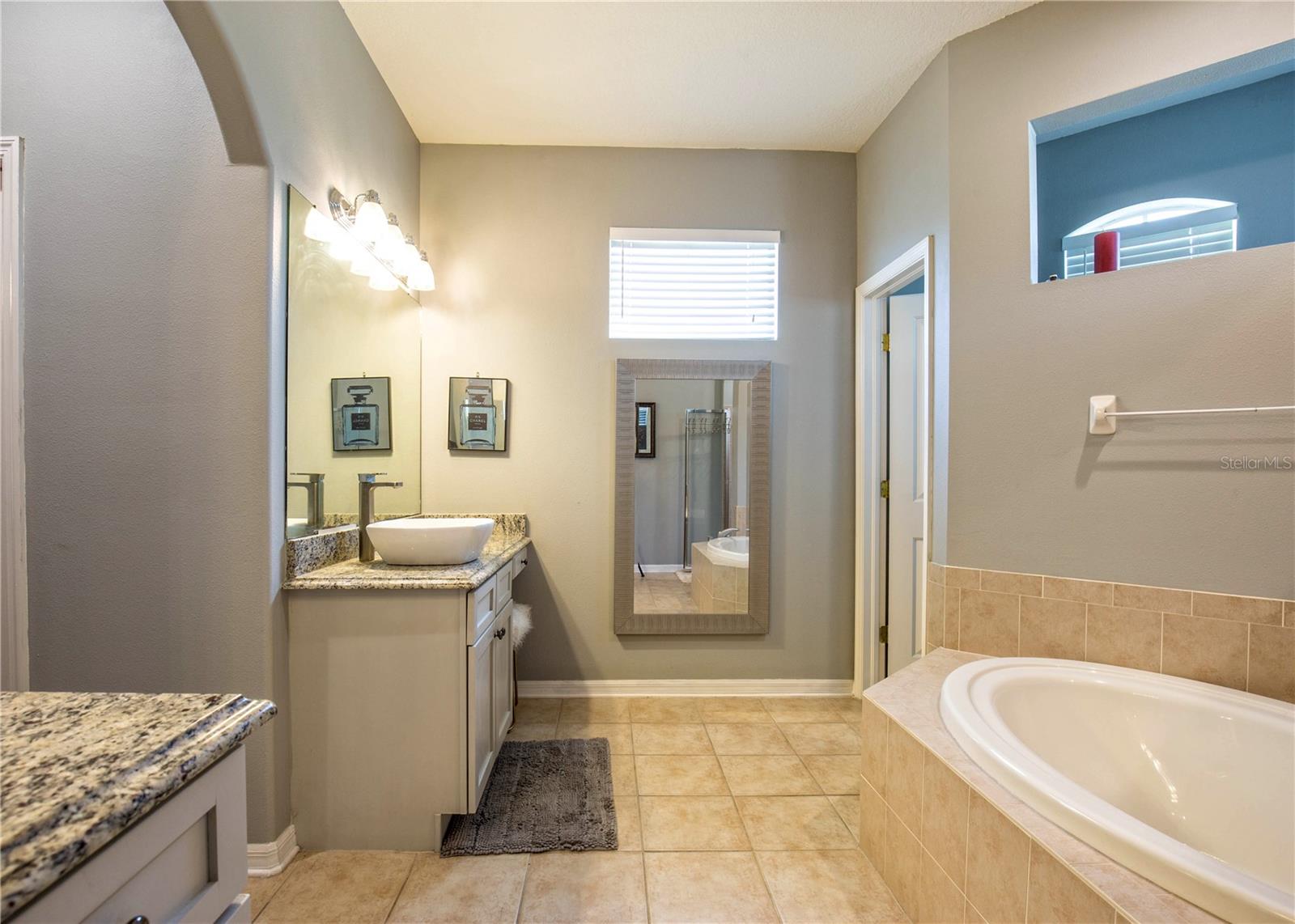 Image 18 of 32 For 1422 Tawnyberry Court