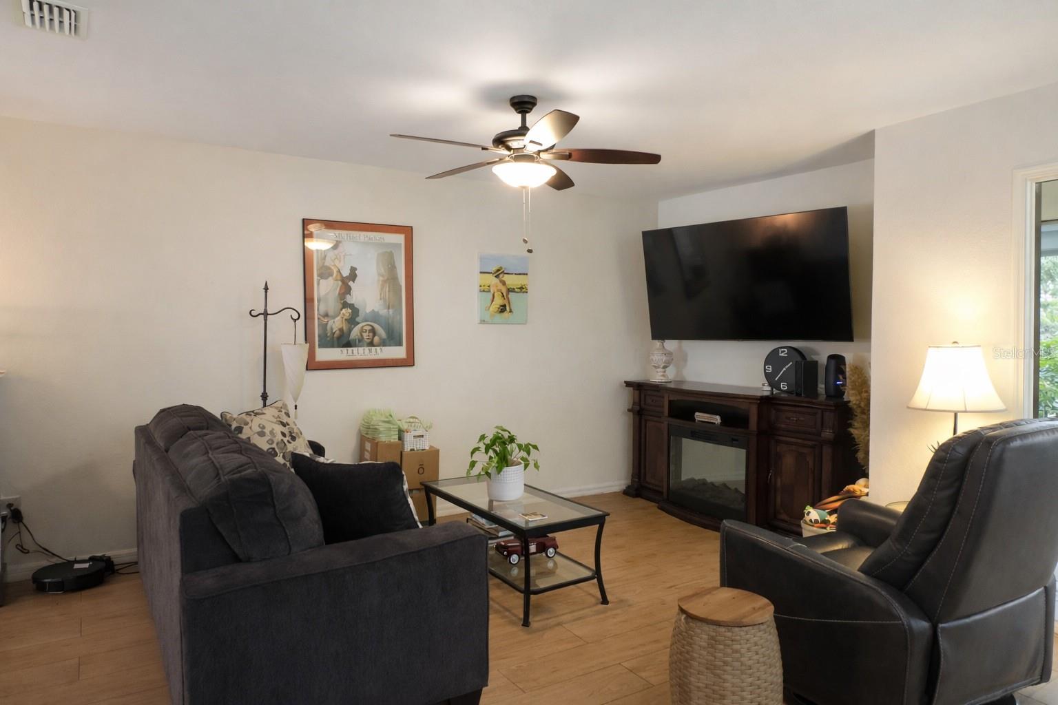 Image 8 of 40 For 1728 Envoy Drive