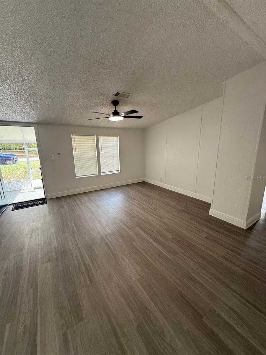 Listing photo id 10 for 4394 Ramblewood N