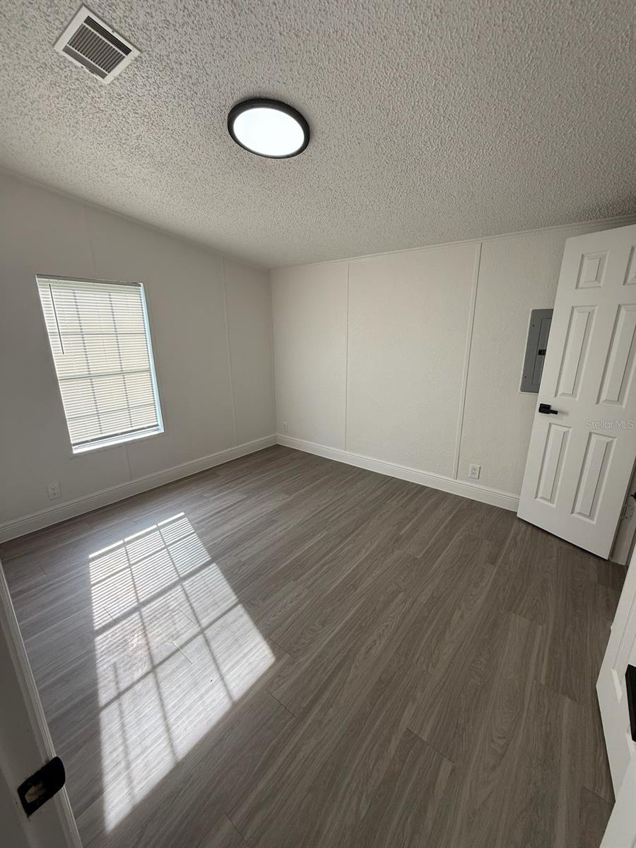 Listing photo id 11 for 4394 Ramblewood N