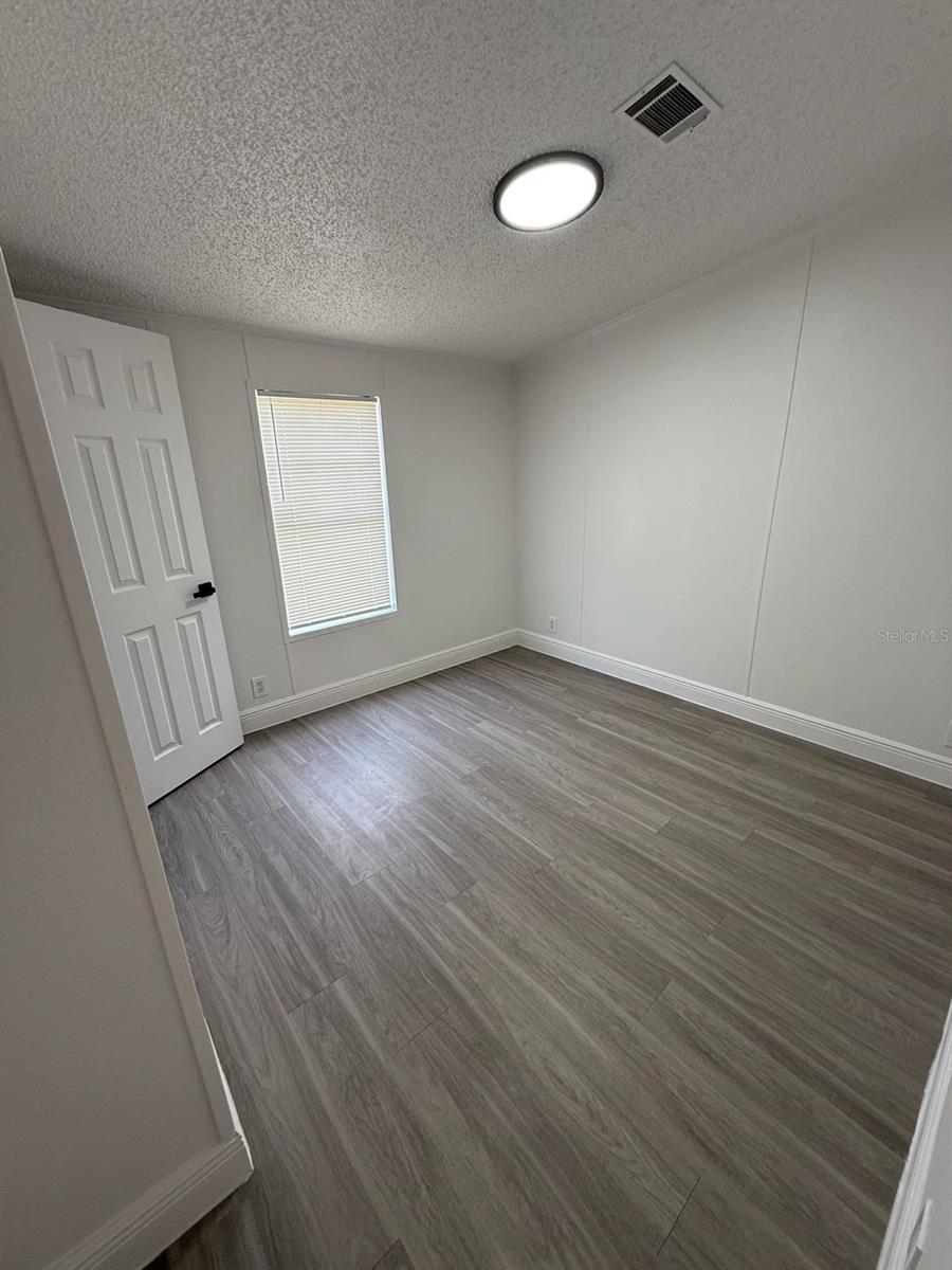 Listing photo id 12 for 4394 Ramblewood N