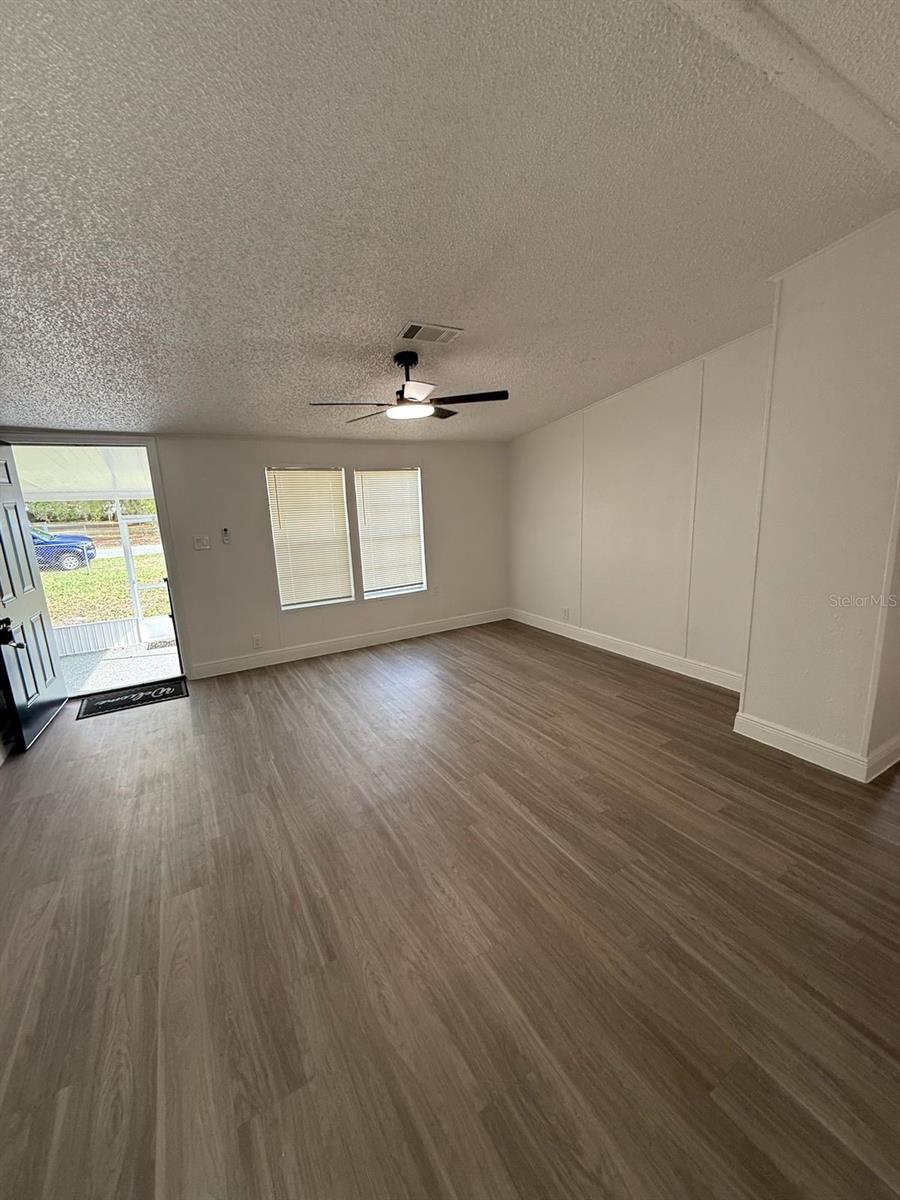 Listing photo id 17 for 4394 Ramblewood N