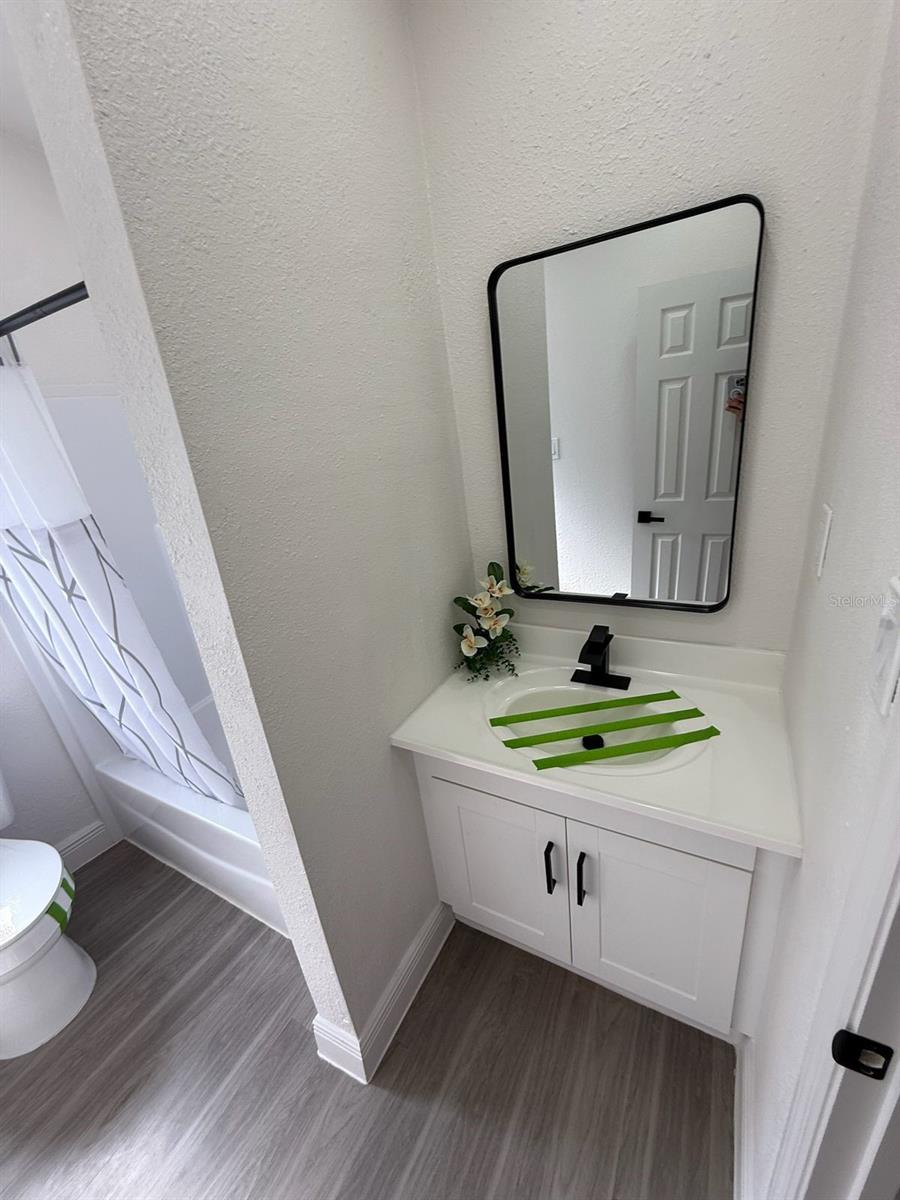 Listing photo id 18 for 4394 Ramblewood N