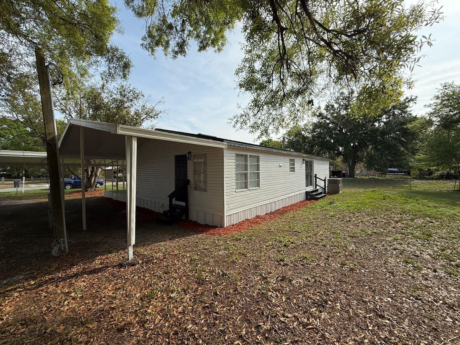 Listing photo id 2 for 4394 Ramblewood N