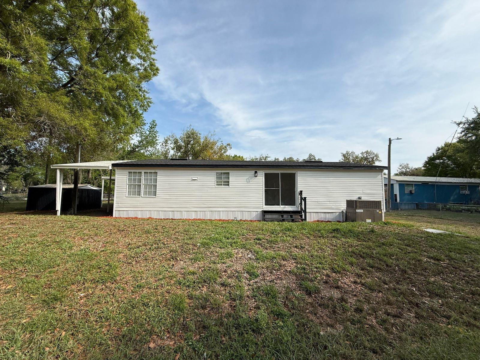 Listing photo id 5 for 4394 Ramblewood N