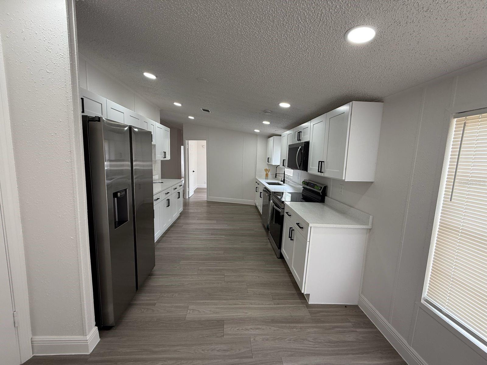 Listing photo id 7 for 4394 Ramblewood N