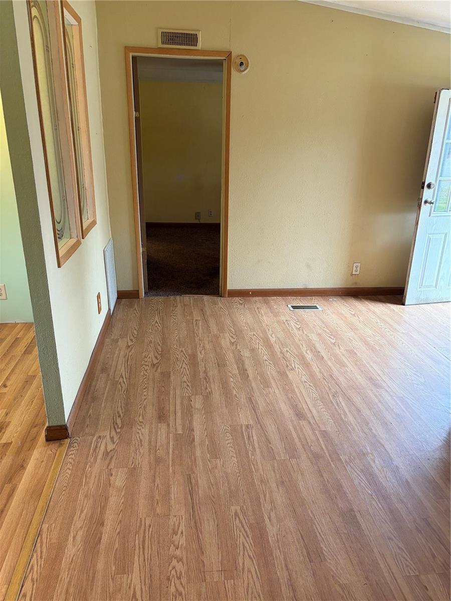 Image 16 of 38 For 5215 184 Th Terrace