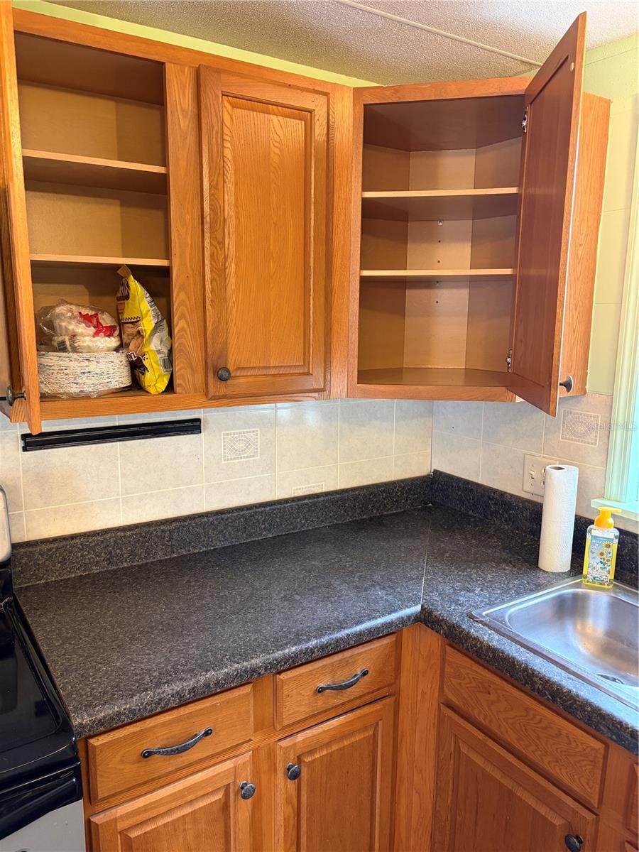 Image 19 of 38 For 5215 184 Th Terrace