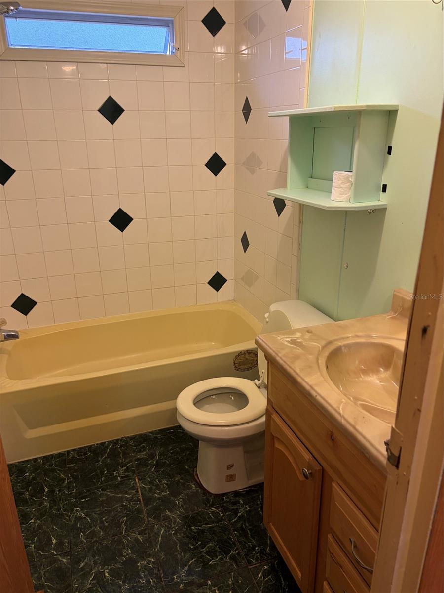 Image 26 of 38 For 5215 184 Th Terrace