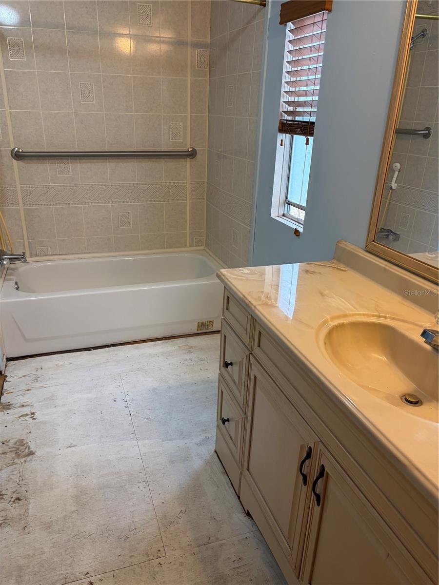 Image 29 of 38 For 5215 184 Th Terrace