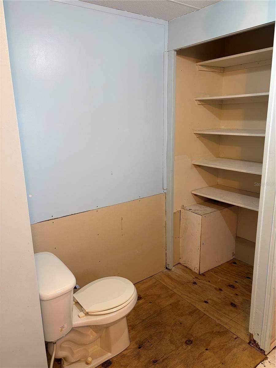 Image 31 of 38 For 5215 184 Th Terrace