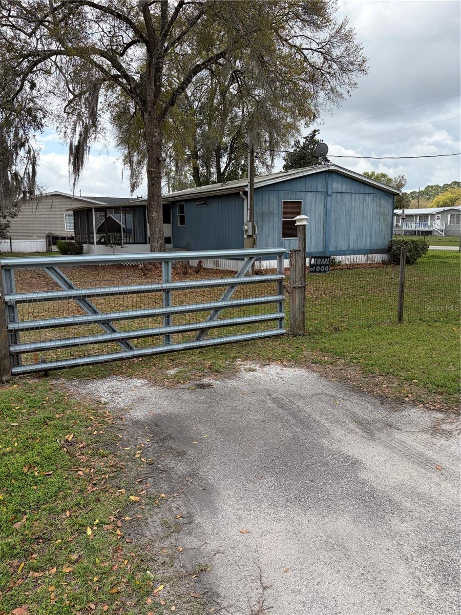 Image 4 of 38 For 5215 184 Th Terrace