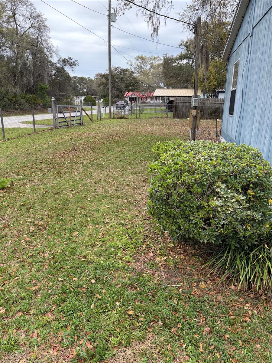 Image 7 of 38 For 5215 184 Th Terrace