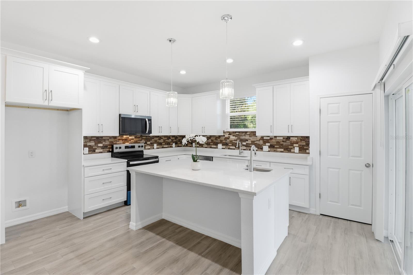 Image 10 of 45 For 822 Poplar Street