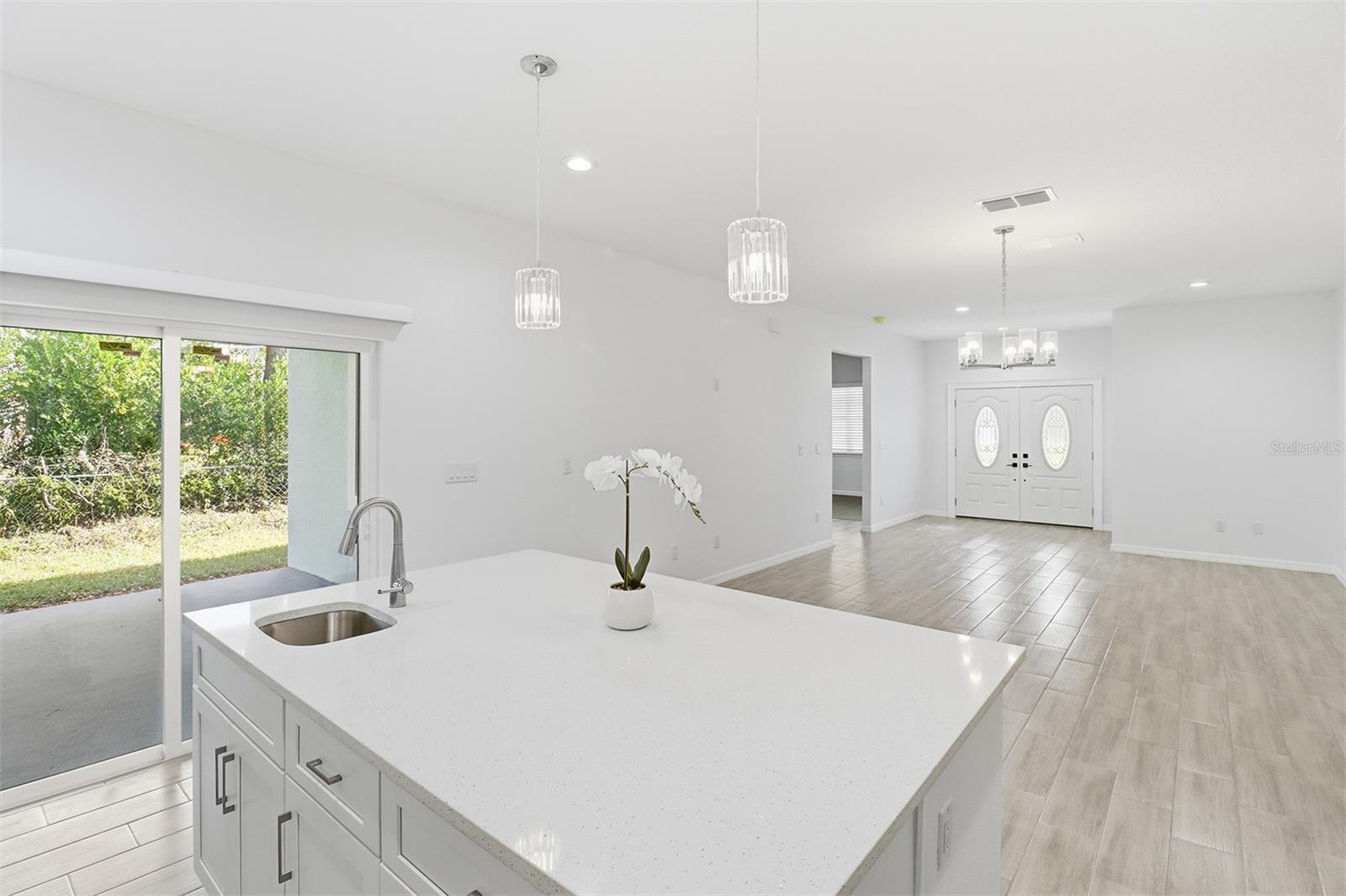 Image 12 of 45 For 822 Poplar Street