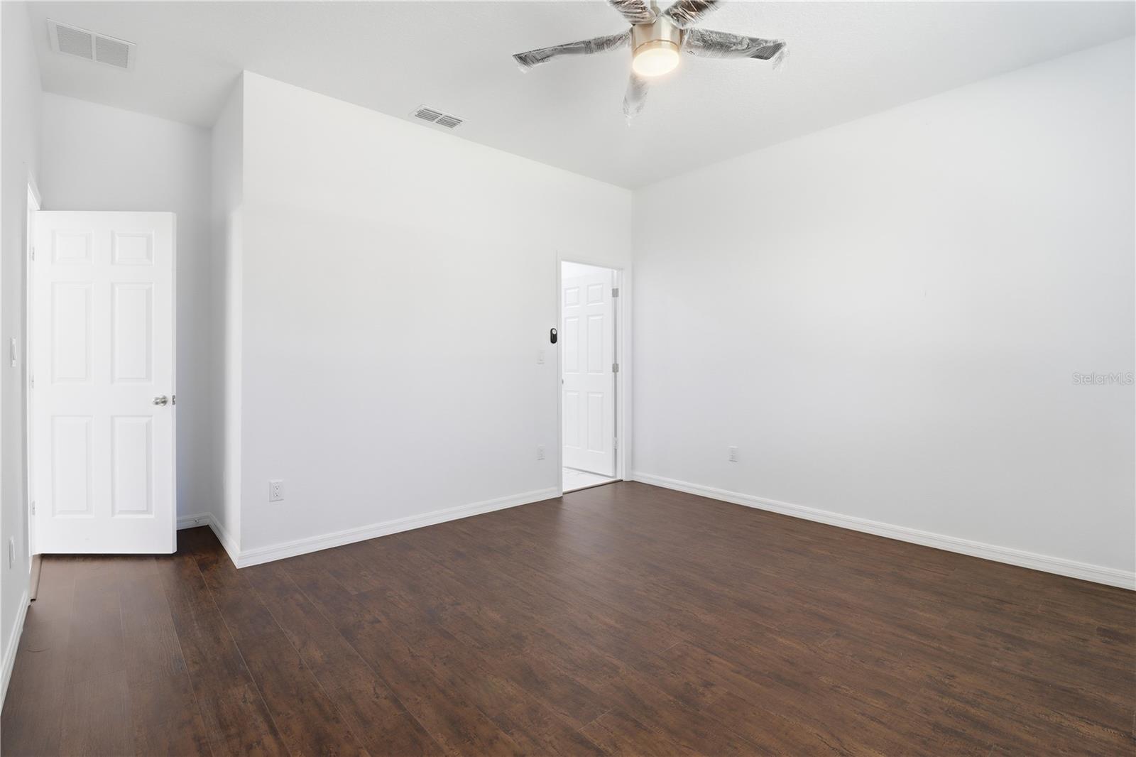 Image 16 of 45 For 822 Poplar Street