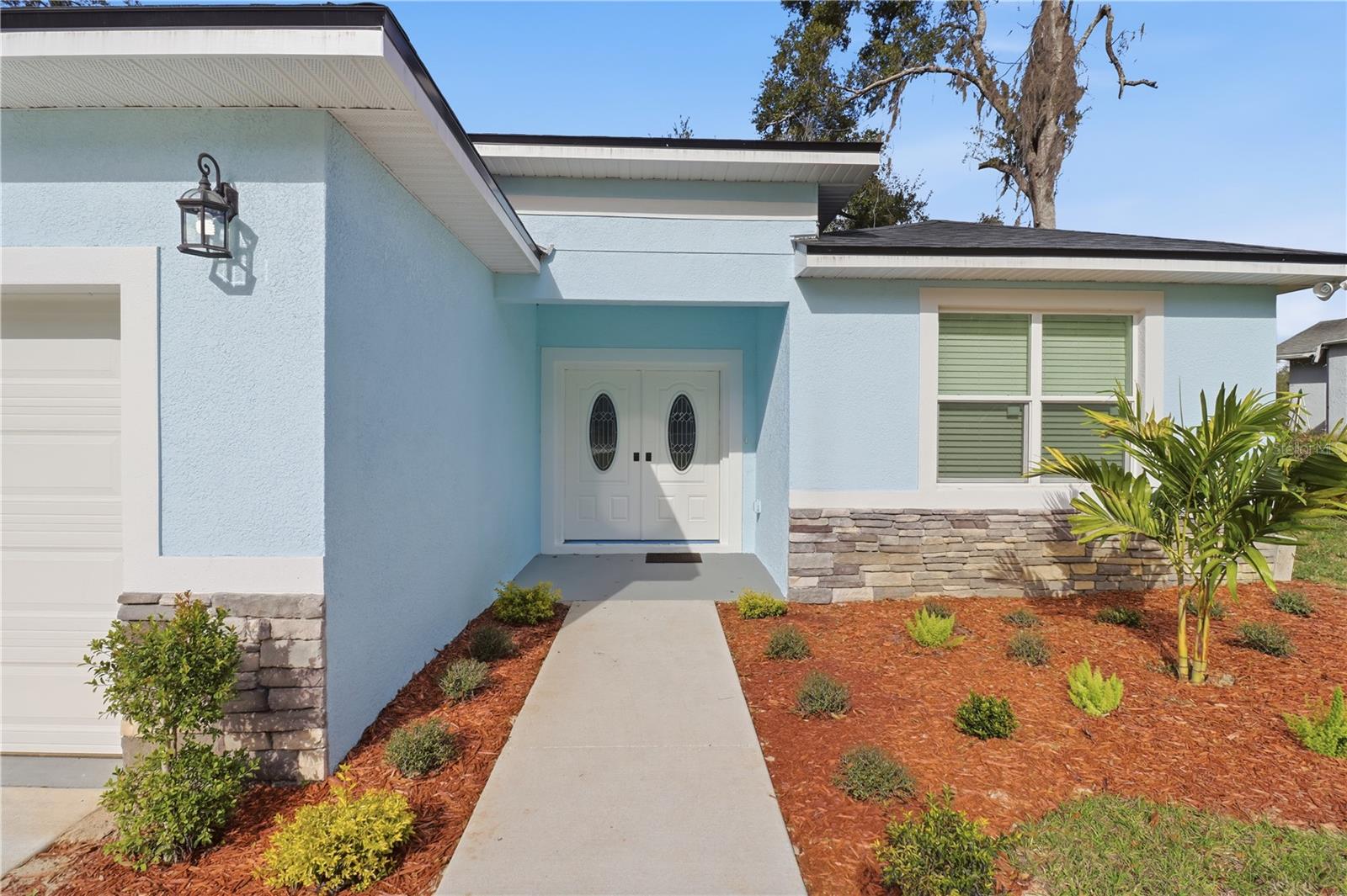 Image 2 of 45 For 822 Poplar Street