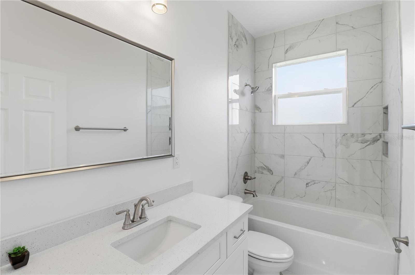 Image 24 of 45 For 822 Poplar Street