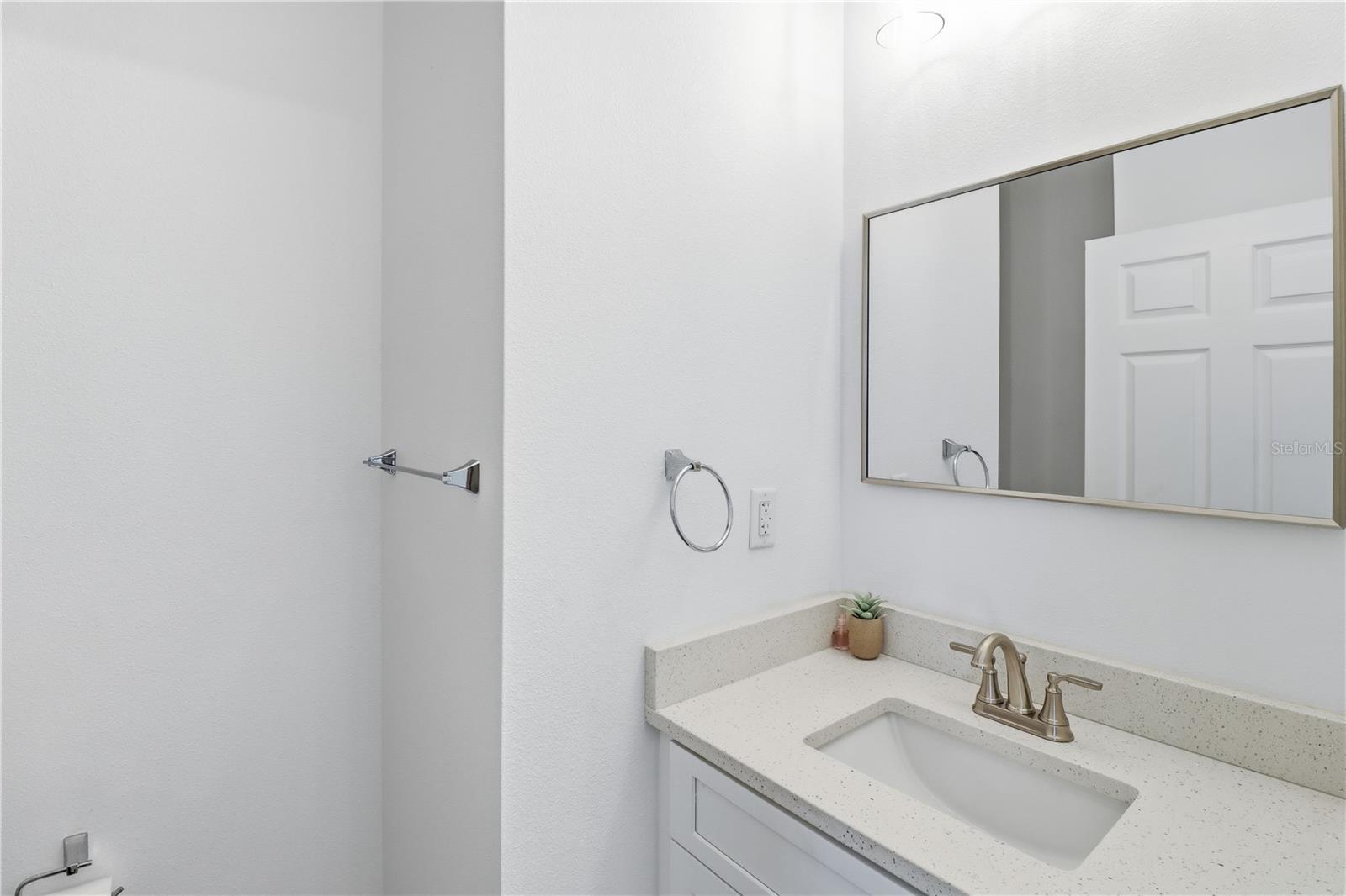 Image 25 of 45 For 822 Poplar Street