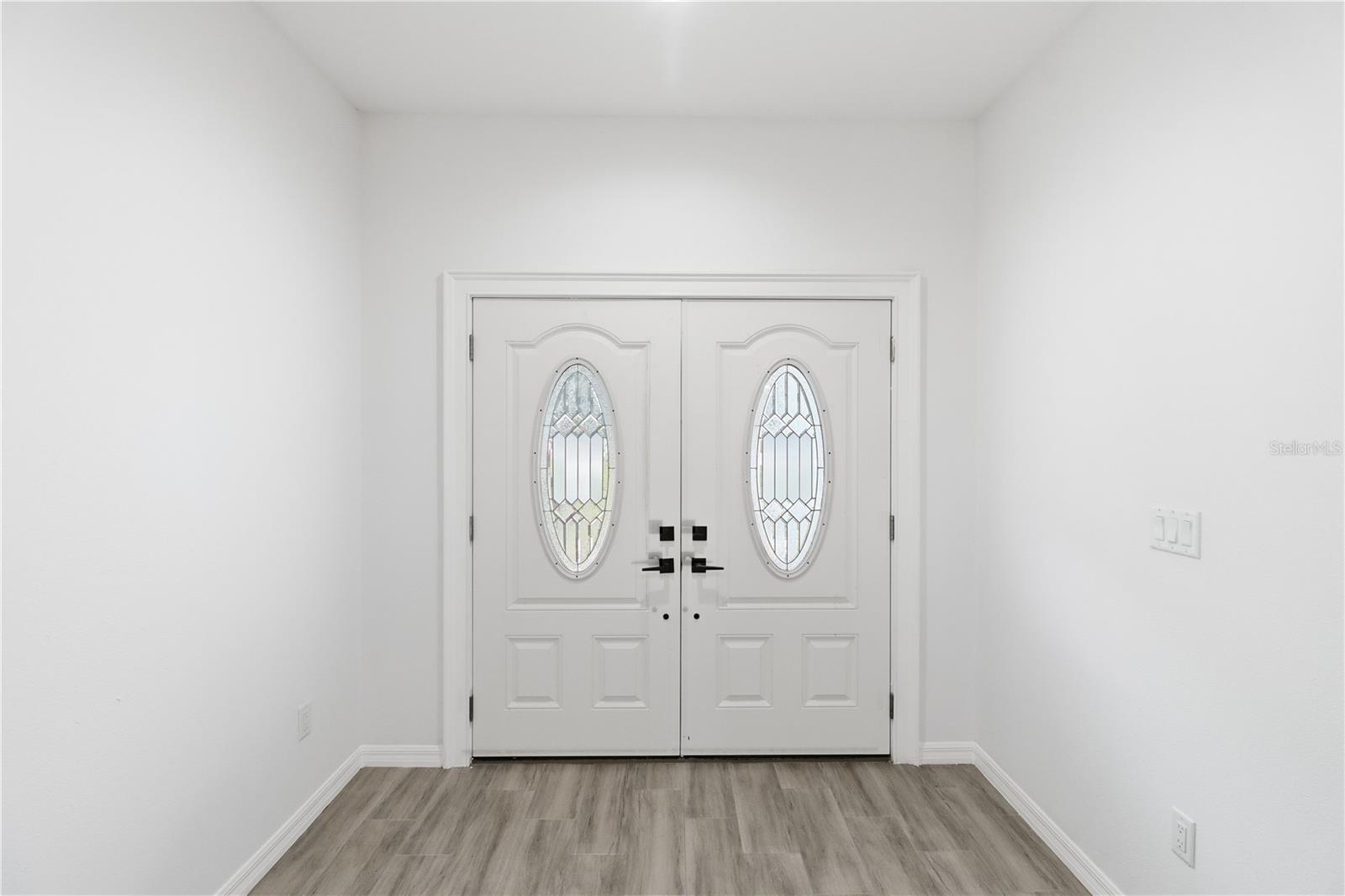 Image 4 of 45 For 822 Poplar Street