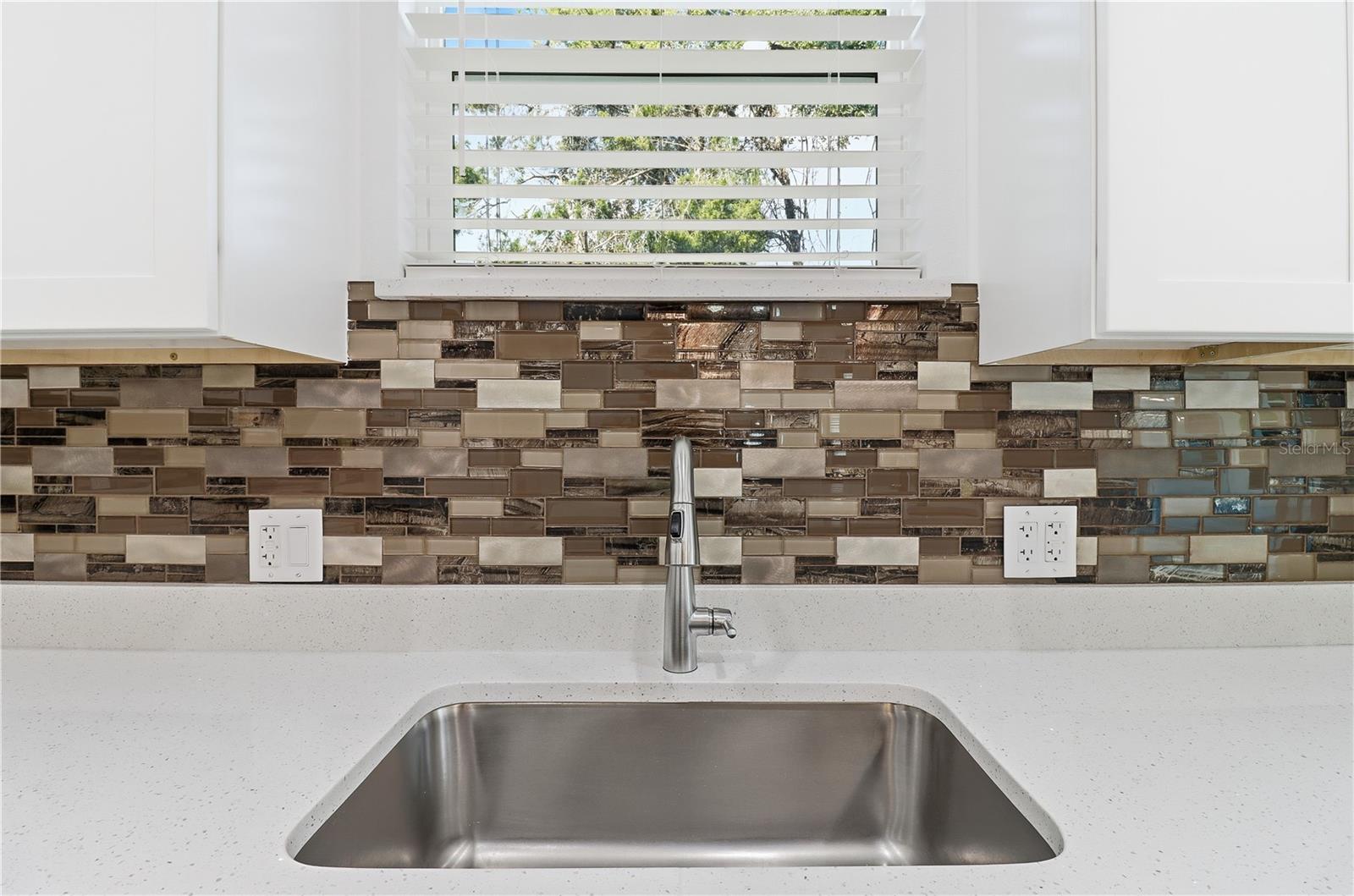 Image 9 of 45 For 822 Poplar Street