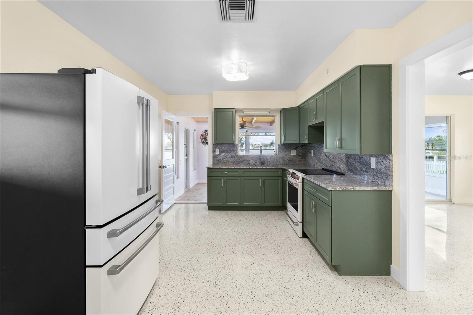 Image 13 of 45 For 3783 Floramar Terrace