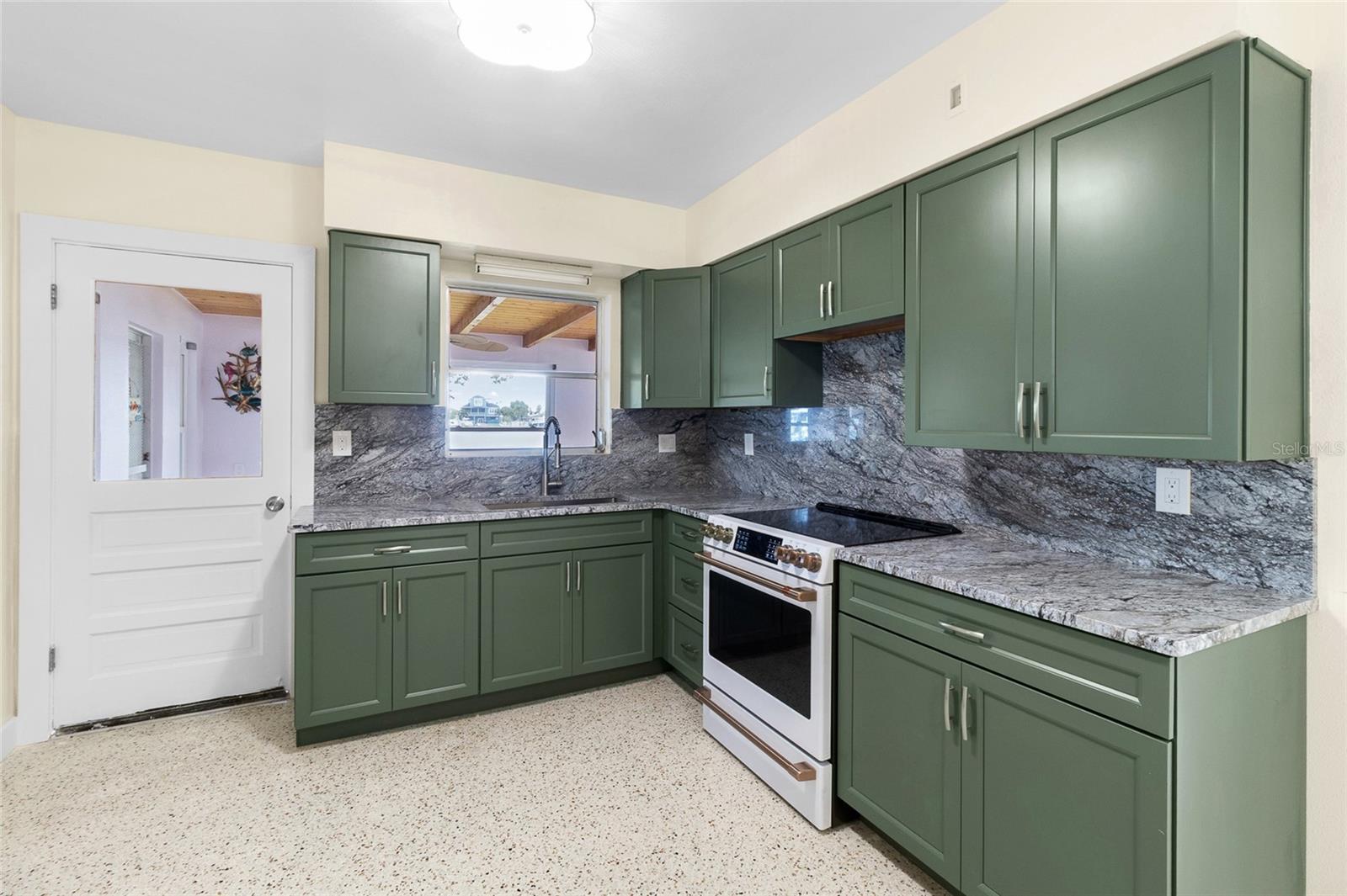 Image 14 of 45 For 3783 Floramar Terrace