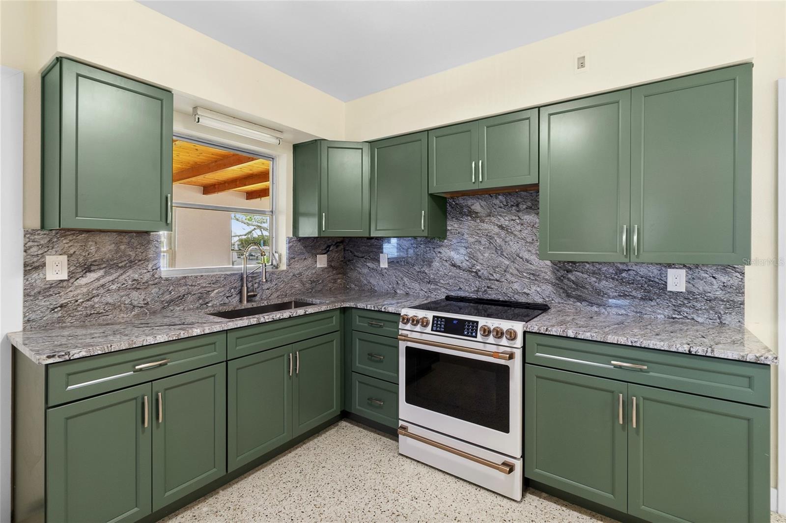 Image 15 of 45 For 3783 Floramar Terrace