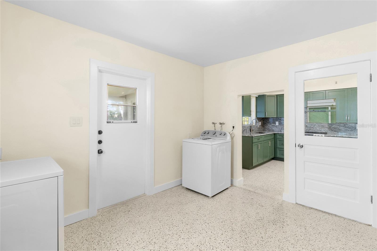 Image 18 of 45 For 3783 Floramar Terrace