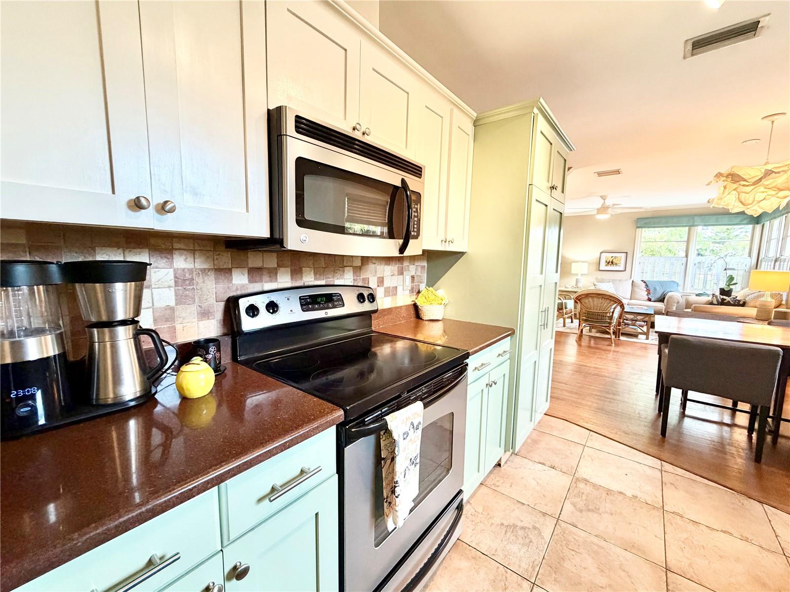 Image 9 of 45 For 4908 27th Avenue S