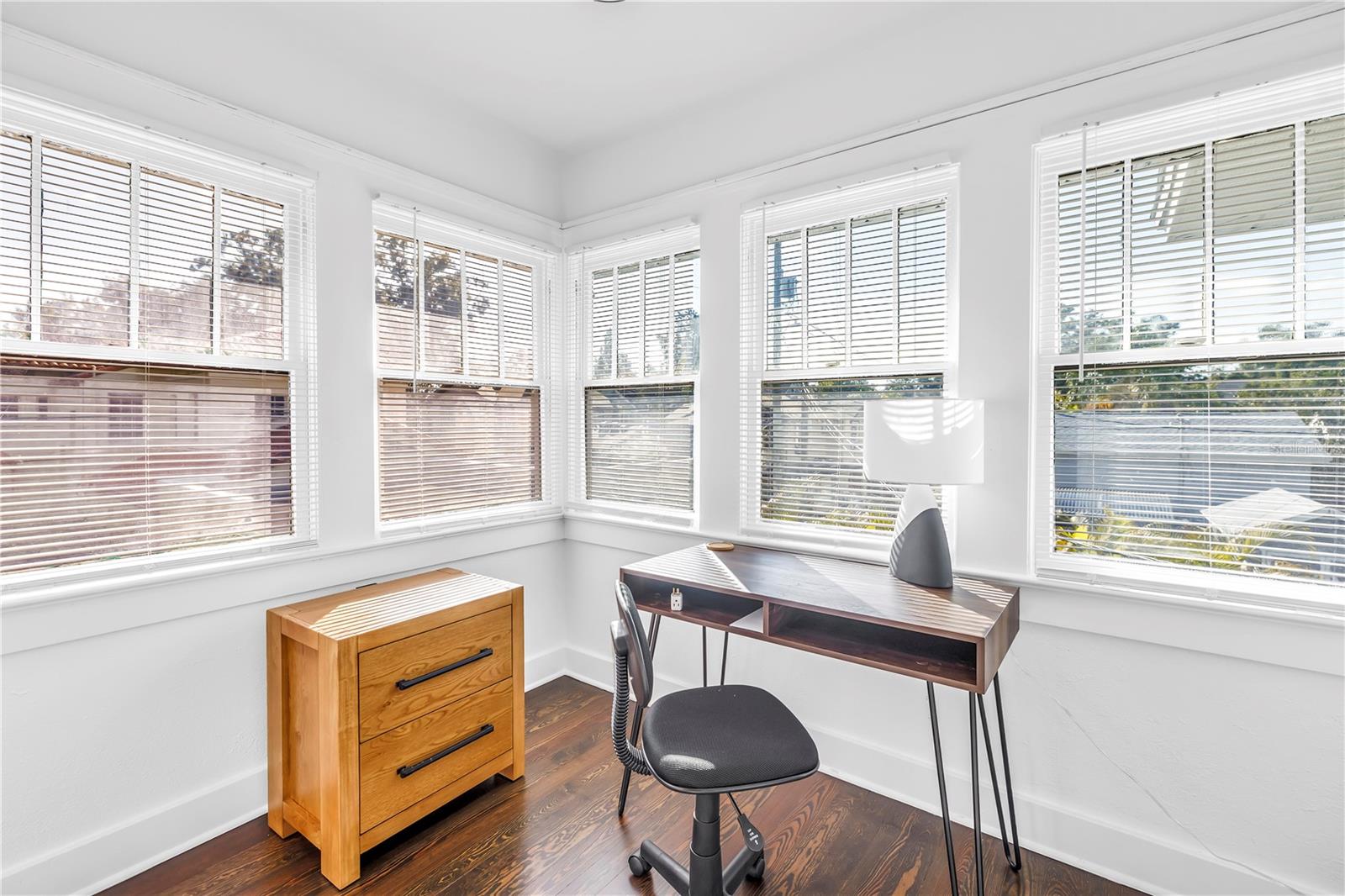 Image 23 of 33 For 2320 5th Street N