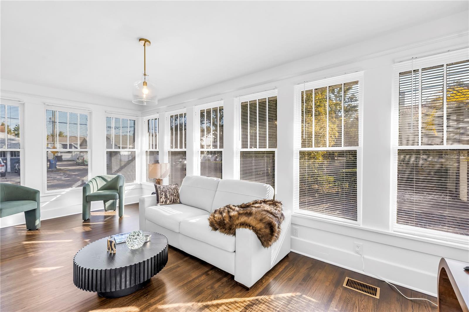 Image 9 of 33 For 2320 5th Street N