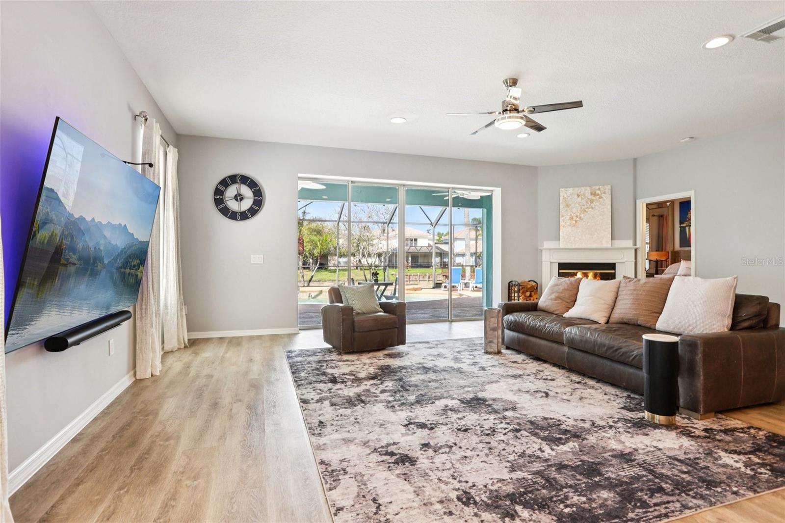 Listing photo id 12 for 18028 Malakai Isle Drive